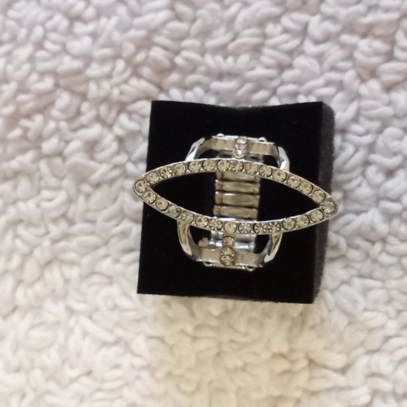 ICY INTUITION - WHITE RING   NWT - Picture 1 of 2